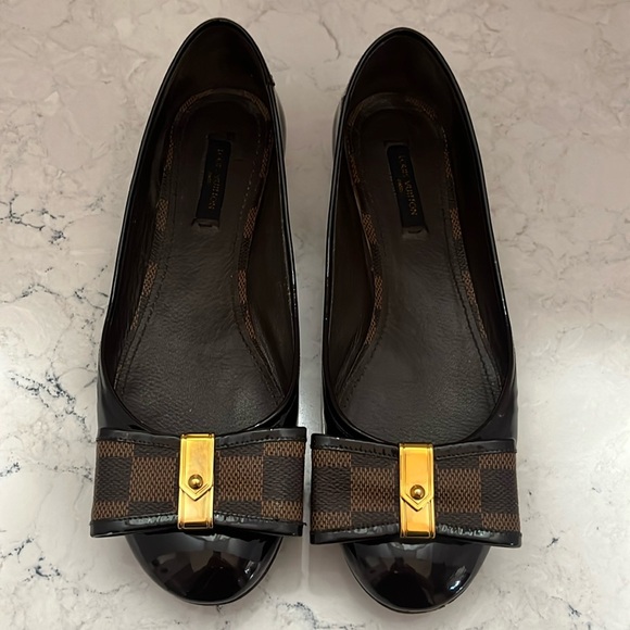 Louis Vuitton Amarante and Damier flats with bow - Picture 1 of 10